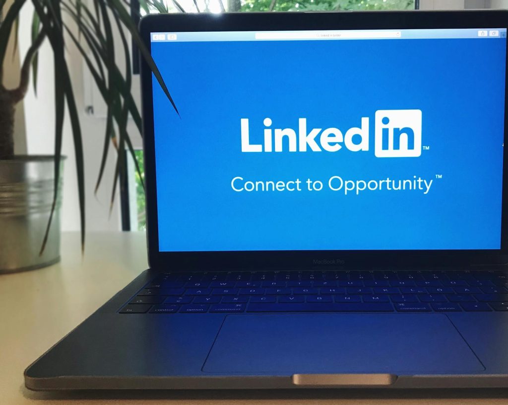 How To Craft A LinkedIn Profile That Recruiters Love